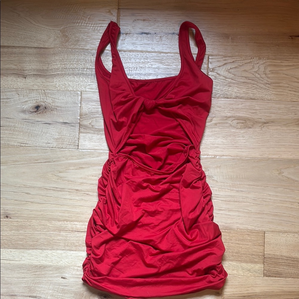 Chic Red Ruched Sleeveless Dress